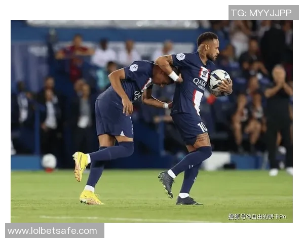 意甲激战巴黎圣日耳曼大胜多特蒙德红牌事件引发全场热议与争议