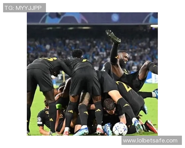 友谊赛精彩回顾：多特蒙德大胜那不勒斯红牌事件引发全场热议