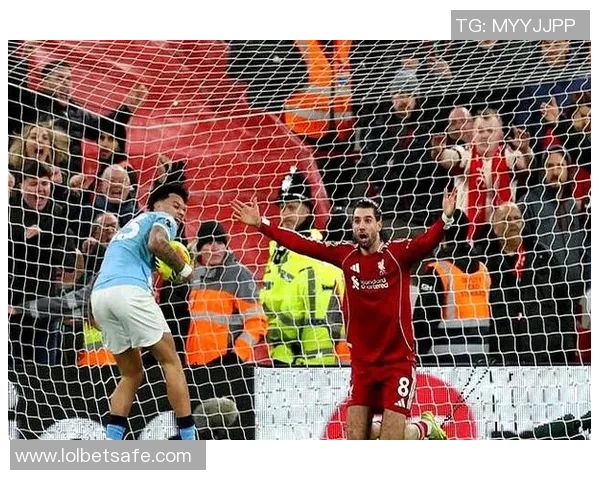 意甲激战阿森纳狂胜莱比锡五球大捷帽子戏法引发争议判罚热议 意甲激战阿森纳狂胜莱比锡五球大捷帽子戏法引发争议判罚热议