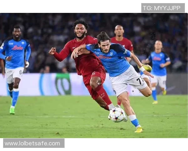 那不勒斯大胜巴黎圣日耳曼红牌事件引发全场热议与争议