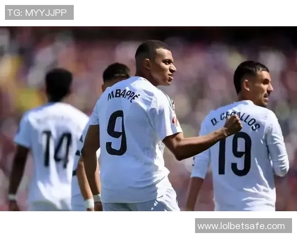 中超赛场惊现经典对决AC米兰逆转巴萨引发热议与讨论