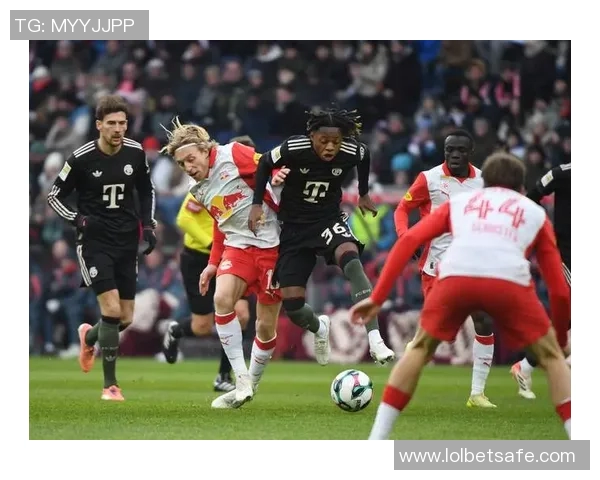 友谊赛曼联与拜仁战平红牌事件引发全场热议与争议